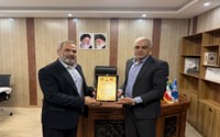 تجلیل فرماندار سلماس از دکتر ثانی به مناسبت روز پزشک