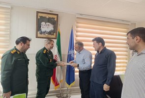 تقدیر-سپاه-سلماس-از-خدمات-مجموعه-بهداشت-و-درمان-در-دوران-جنگ-رمضان